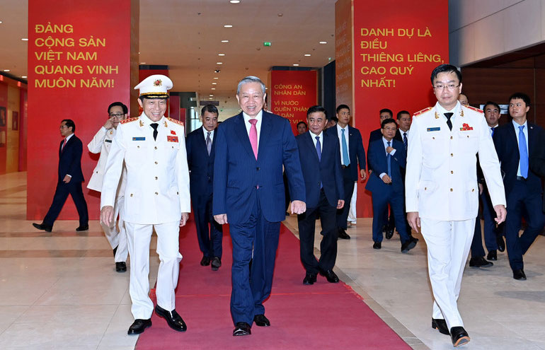 Tổng Bí thư Tô Lâm đến dự Lễ kỷ niệm 80 năm Ngày truyền thống Công an nhân dân Việt Nam.