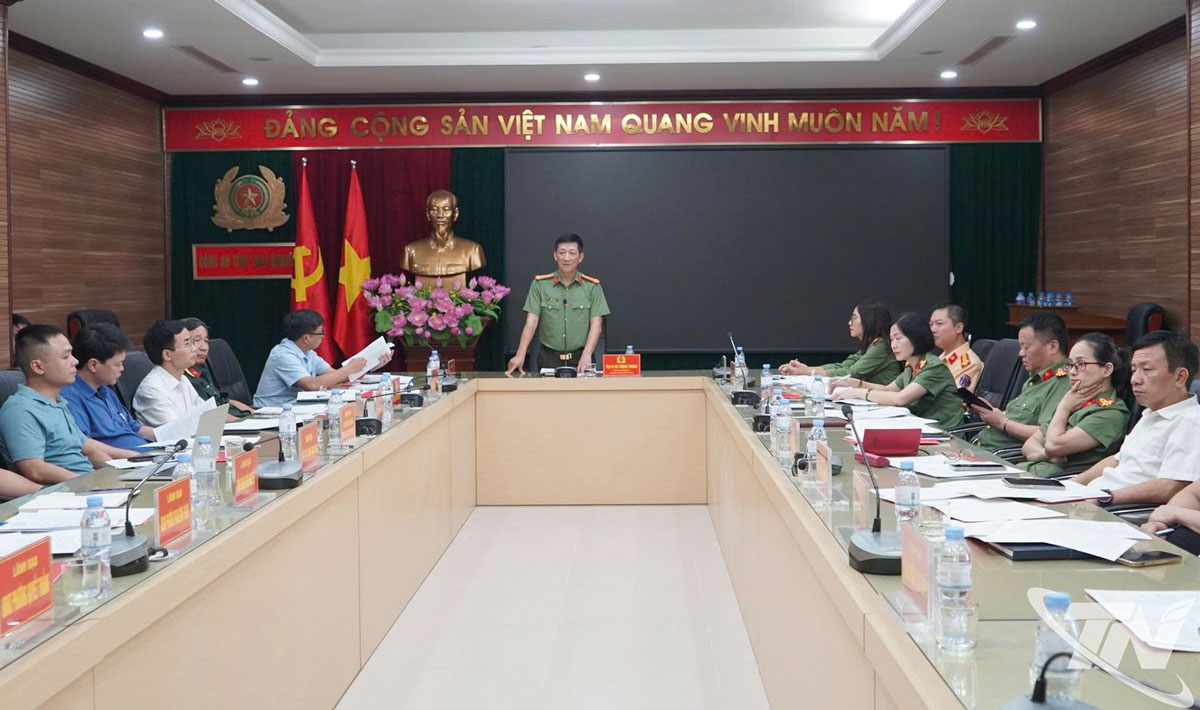 Công an tỉnh Thái Nguyên triển khai Kế hoạch tổ chức hoạt động “Cùng Việt Nam tiến bước”, chiều 12-8. Ảnh: Triệu Huấn