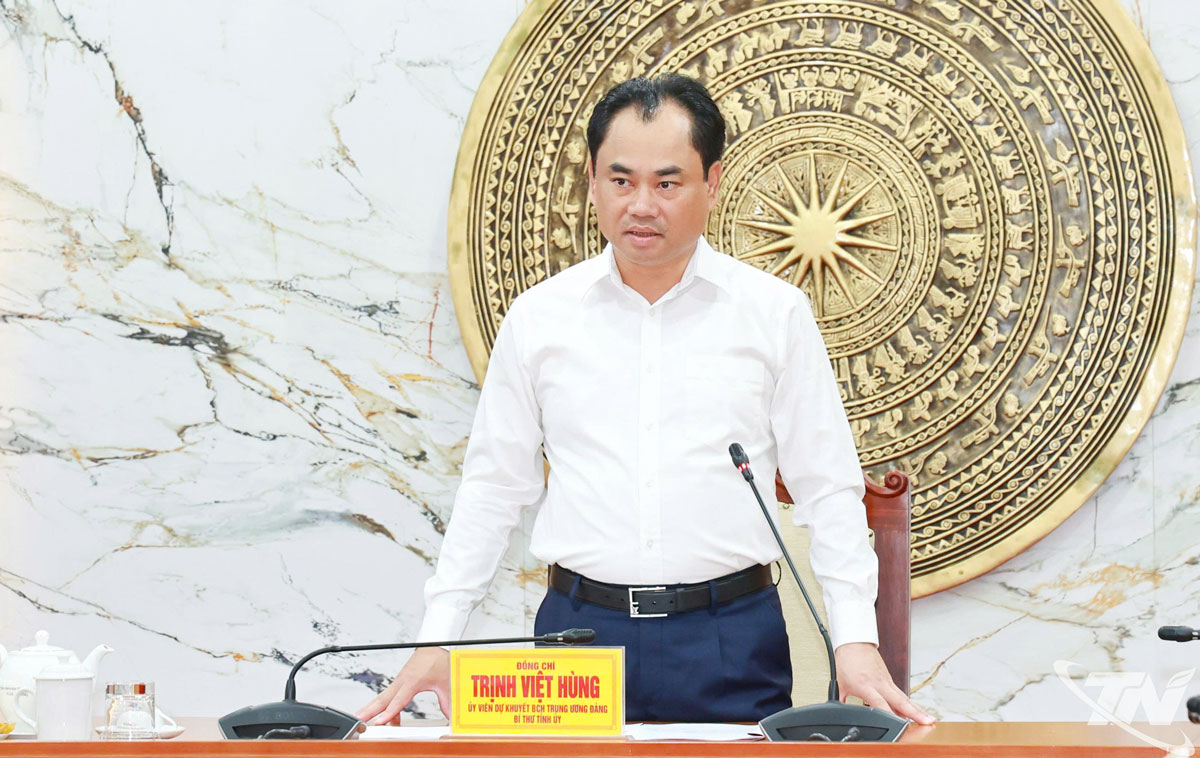 Đồng chí Bí thư Tỉnh ủy Trịnh Việt Hùng phát biểu tại Hội nghị.