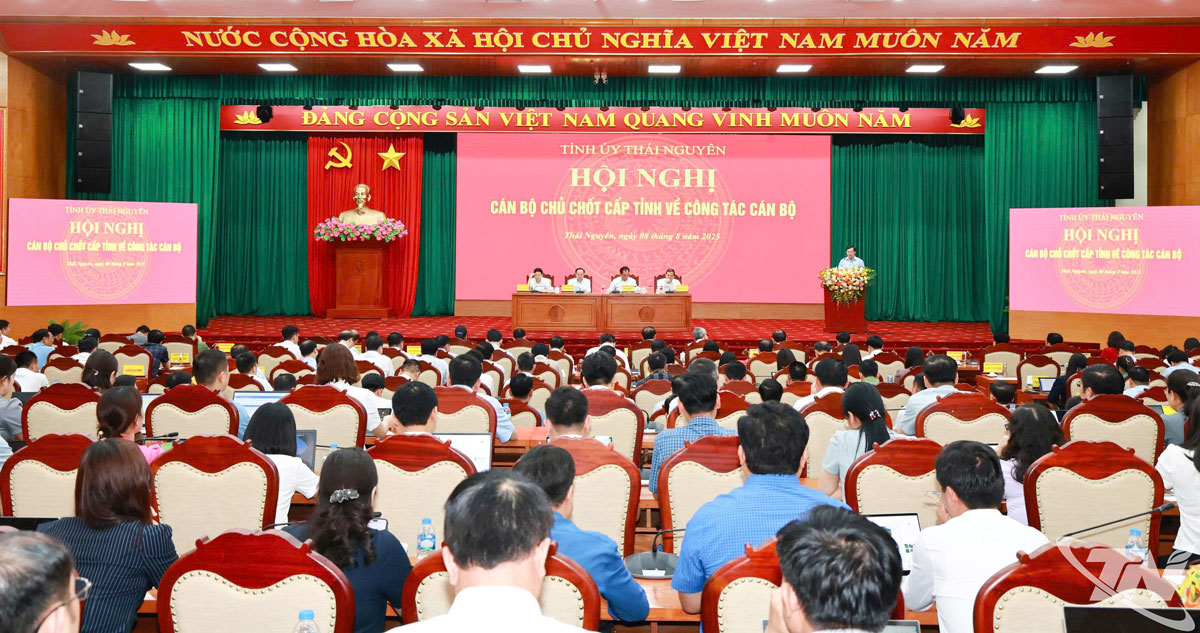 Quang cảnh Hội nghị cán bộ chủ chốt cấp tỉnh về công tác cán bộ.
