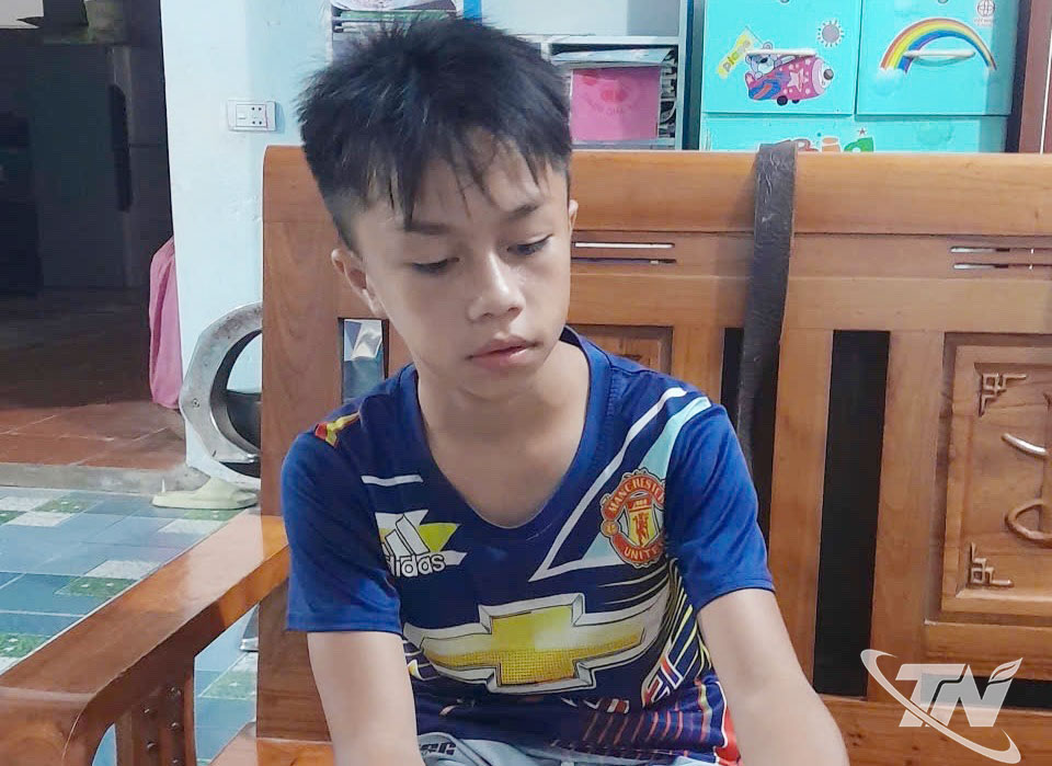 Em Phạm Minh Quân, học sinh Trường Tiểu học và THCS Thanh Mai, Người đã dũng cảm cứu hai em nhỏ khỏi đuối nước