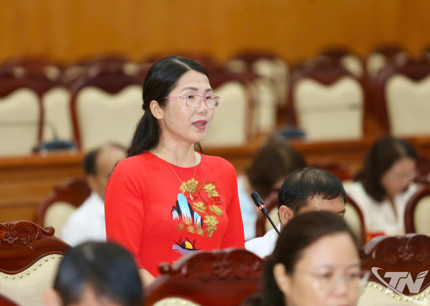 Đại biểu phát biểu.