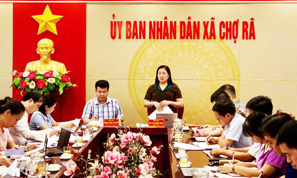 Đồng chí Đỗ Thị Minh Hoa, Ủy viên Ban Thường vụ, Trưởng Ban Tuyên giáo và Dân vận Tỉnh ủy chủ trì buổi làm việc tại xã Chợ Rã nhằm nắm bắt tình hình thực hiện nhiệm vụ công tác tuyên giáo và dân vận sau khi triển khai mô hình chính quyền địa phương 2 cấp và hợp nhất tỉnh, ngày 19/7/2025.