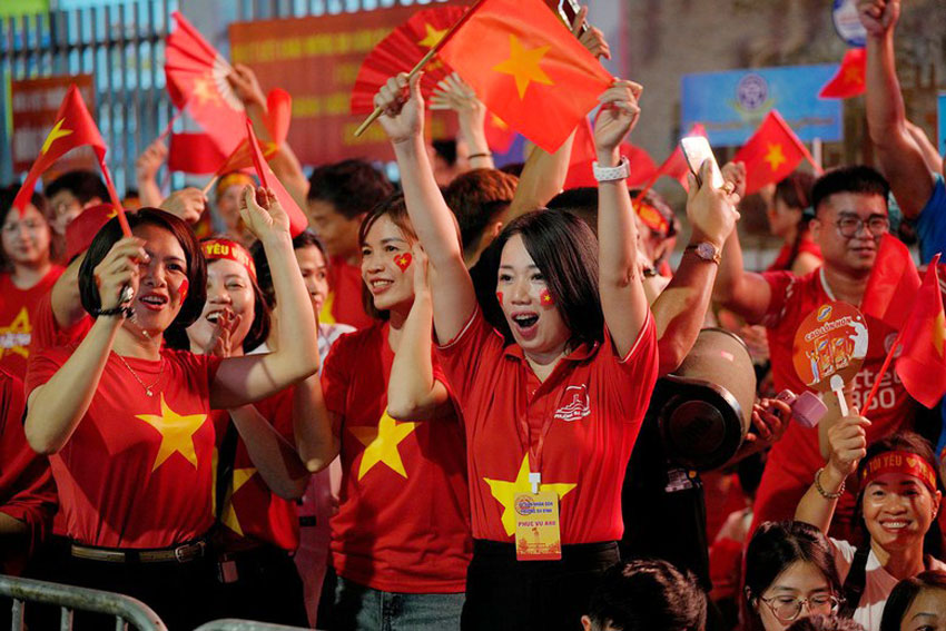 Tặng 100.000 đồng/người cho toàn dân ăn Tết Độc lập