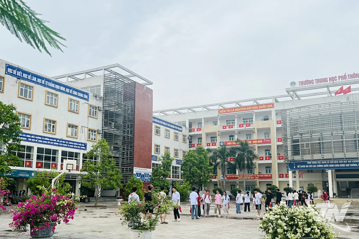 Một góc sân Trường THPT Chuyên
Thái Nguyên.
