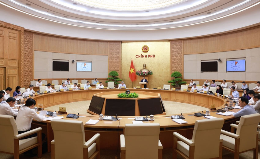 Thủ tướng Chính phủ Phạm Minh Chính chủ trì Phiên họp Chính phủ chuyên đề xây dựng pháp luật tháng 7-2025. Ảnh: baochinhphu.vn