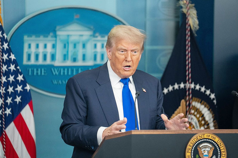 Tổng thống Mỹ Donald Trump phát biểu họp báo tại Nhà trắng ở Washington, D.C, ngày 6/8/2025. (Ảnh: THX/TTXVN)