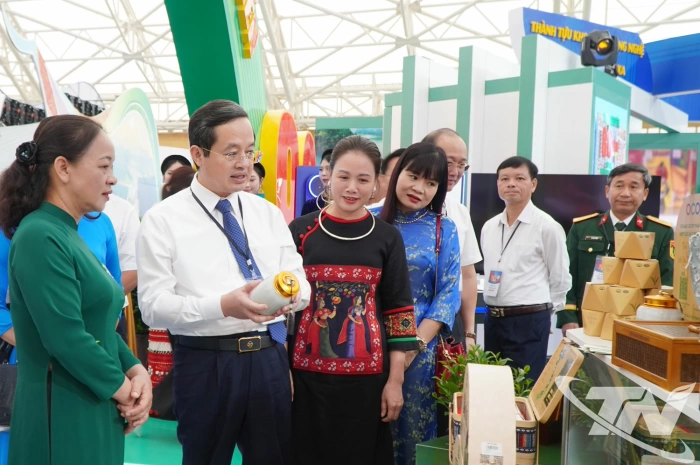 Gian trưng bày của tỉnh Thái Nguyên tại Triển lãm thành tựu đất nước thu hút đông đảo du khách