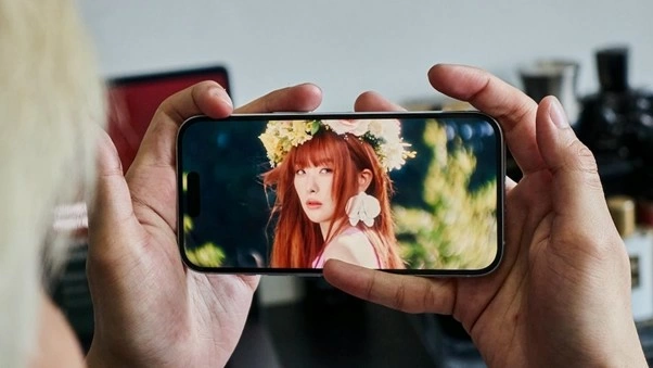 Màn hình iPhone 15 cũ trang bị tốc độ quét tiêu chuẩn