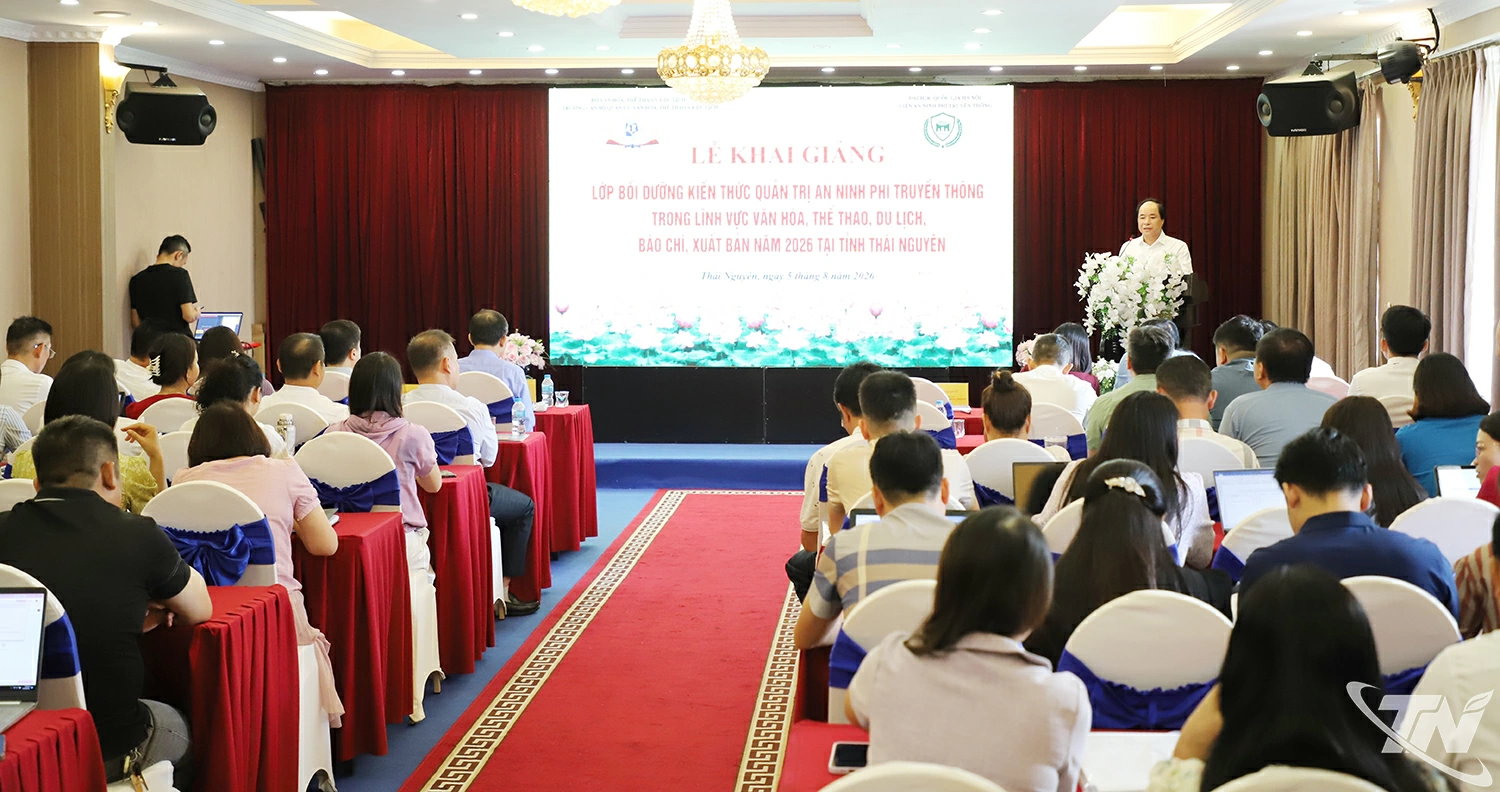 Quang cảnh khai giảng Lớp bồi dưỡng.