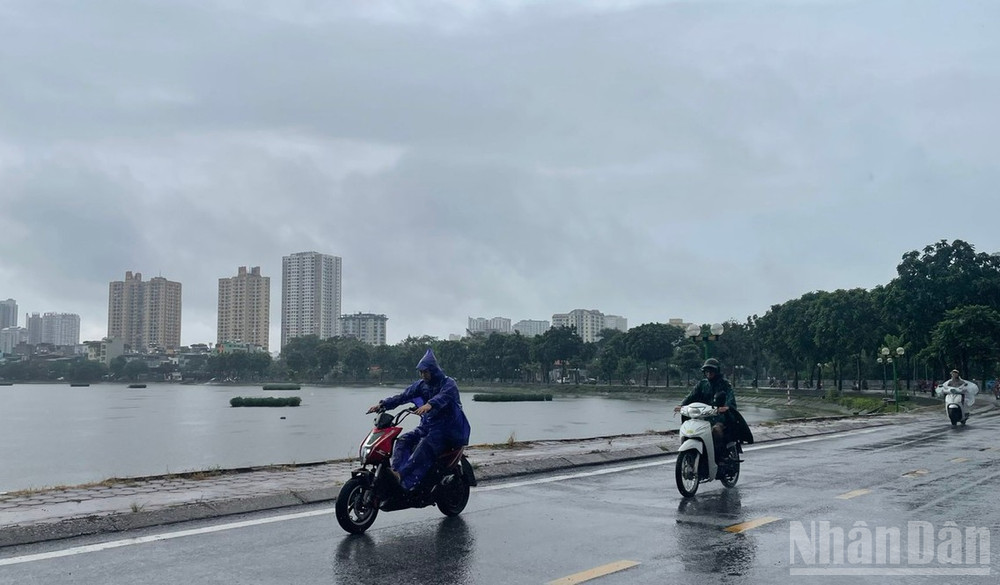 Dự báo khu vực Hà Nội có mưa vừa, mưa to và dông, cục bộ có nơi mưa rất to. (Ảnh minh họa: Đ.T)