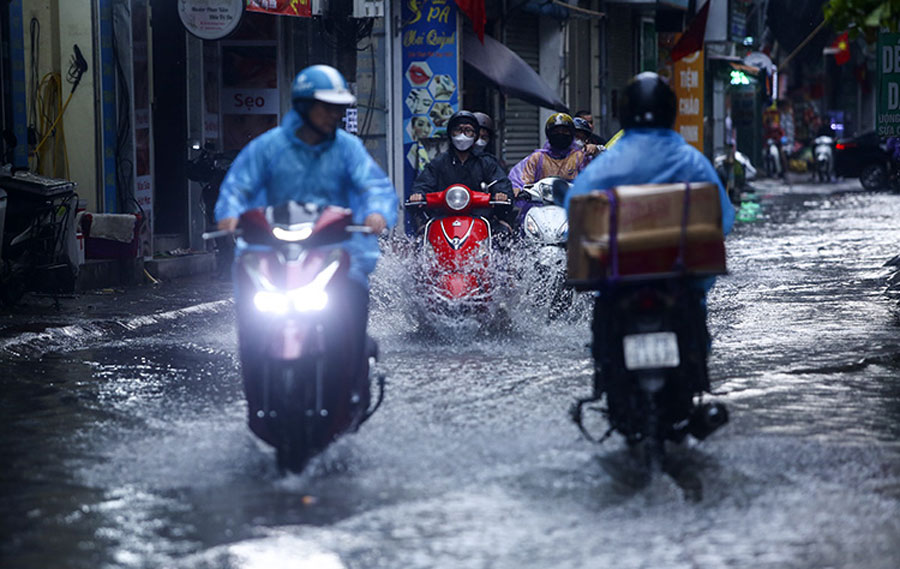 Nhiều khu vực trên cả nước mưa dông.