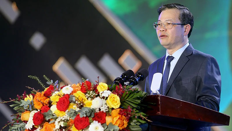 Đồng chí Nguyễn Văn Sơn, Chủ tịch UBND tỉnh Tuyên Quang phát biểu khai mạc Chương trình.