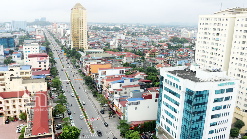 Tuyến đường Hoàng Văn Thụ đạt chuẩn tuyến đường văn minh đô thị.