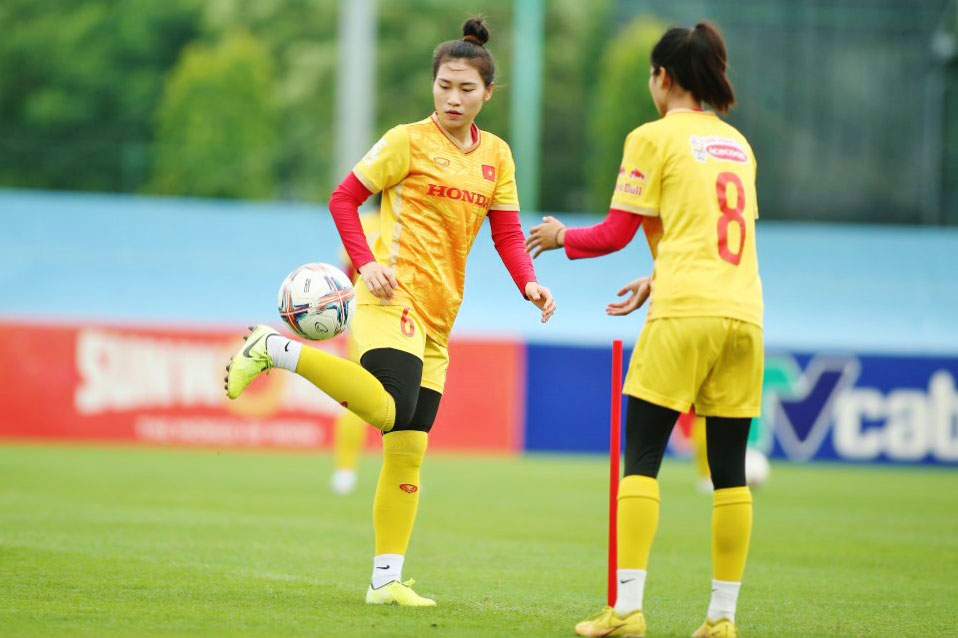 Tại ASIAD 19, đội tuyển nữ Việt Nam sử dụng các cầu thủ trẻ để bù đắp cho sự thiếu vắng một số trụ cột. Ảnh: VFF