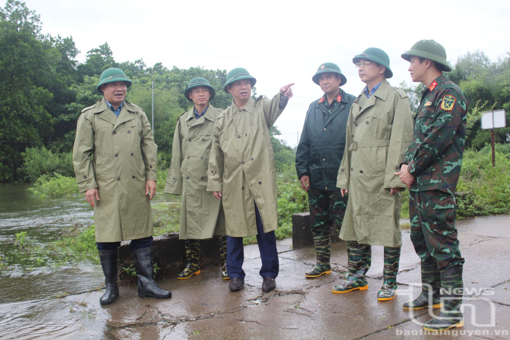 Lãnh đạo TP. Sông Công kiểm tra công tác ứng phó bão số 3.