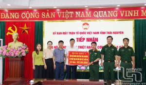 Quân khu 1 ủng hộ tỉnh Thái Nguyên 300 triệu đồng khắc phục hậu quả bão lũ