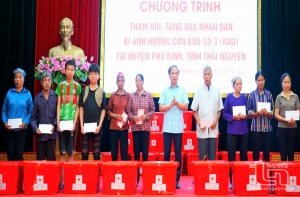 Hỗ trợ 850 triệu đồng ủng hộ nhân dân vùng lũ Phú Bình