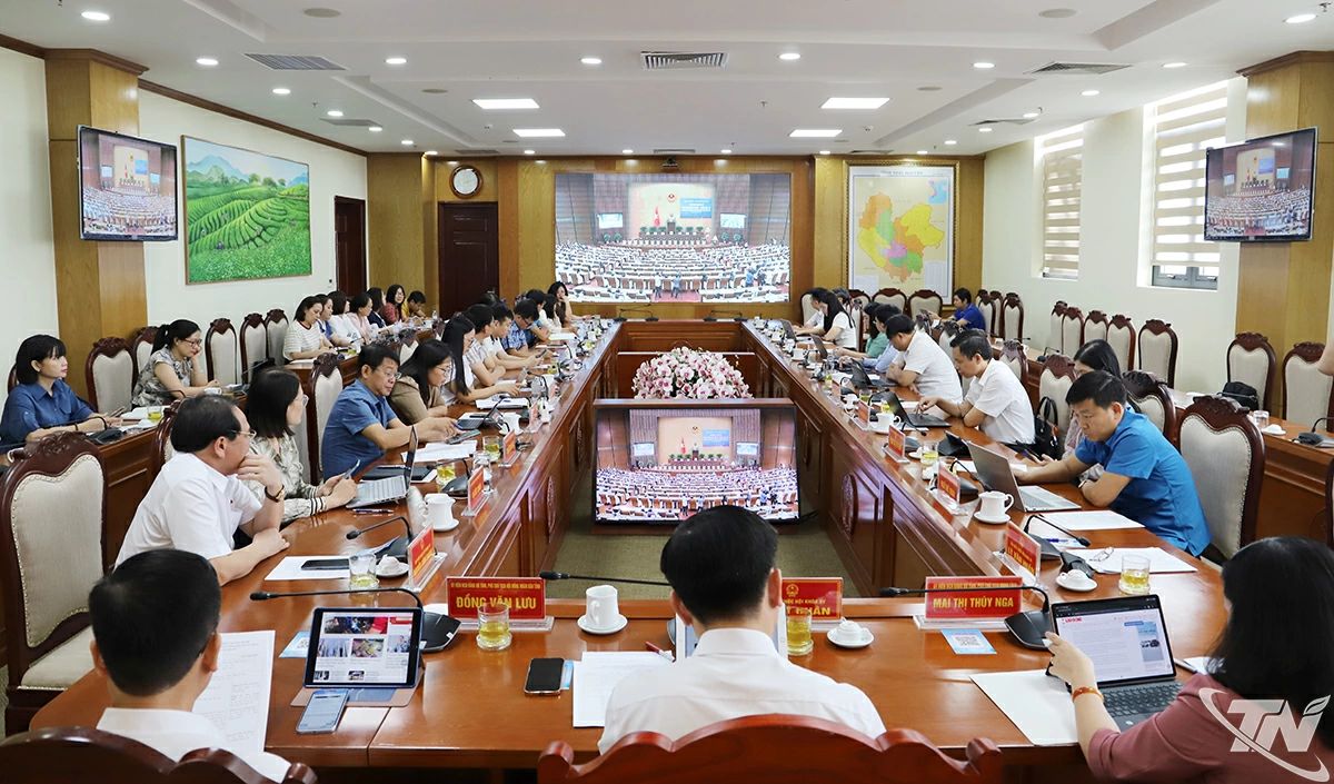 Các đại biểu dự Hội nghị chuyên đề “Bình dân học vụ số - Quốc hội số” tại điểm cầu Thái Nguyên.