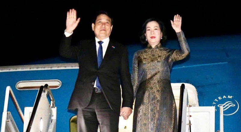 Chủ tịch nước Lương Cường và Phu nhân tới sân bay quốc tế J.F Kennedy.