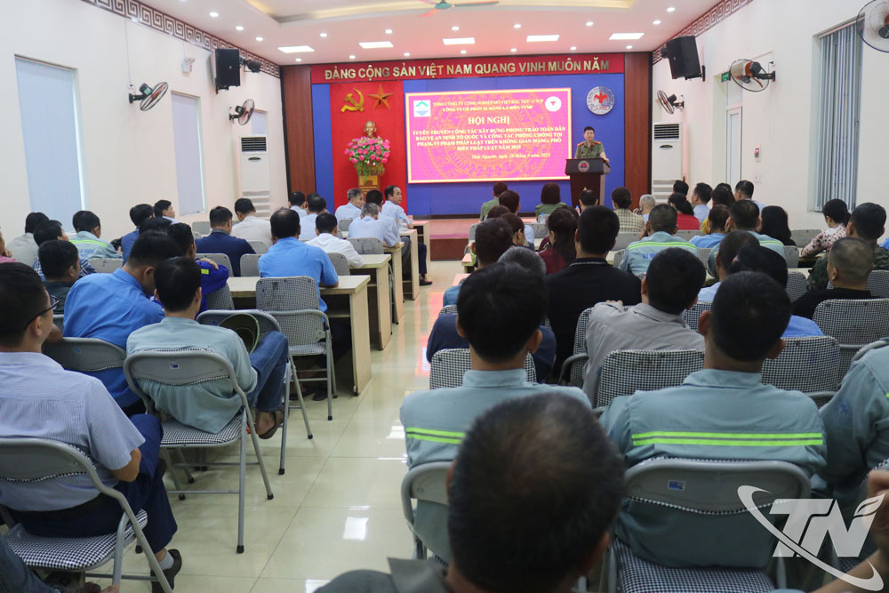 Hội nghị tuyên truyền tại Công ty cổ phần xi măng La Hiên VVMI nhằm giúp cán bộ, công nhân viên và người lao động nâng cao nhận thức, đề cao cảnh giác trước các phương thức, thủ đoạn của các đối tượng lừa đảo trên không gian mạng.