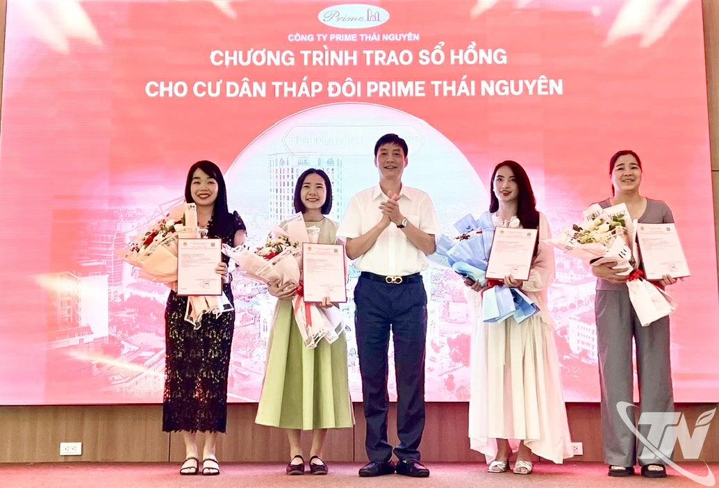 Công ty Prime Thái Nguyên trao sổ hồng đợt 2 cho cư dân Toà A1.