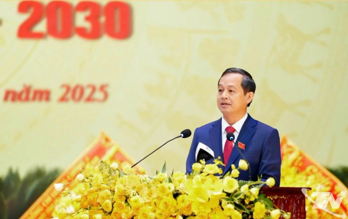 Phấn đấu vượt qua mọi khó khăn, thực hiện thắng lợi các mục tiêu, định hướng, nhiệm vụ trong nhiệm kỳ mới (*)