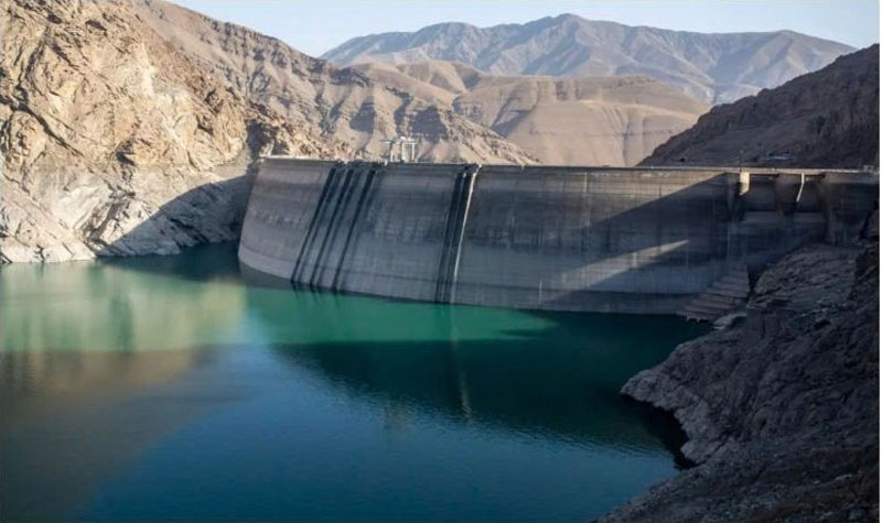 Mực nước sau đập Amir Kabir (cung cấp nước ngọt cho Iran) giảm xuống mức thấp nhất trong lịch sử. Ảnh Internet.