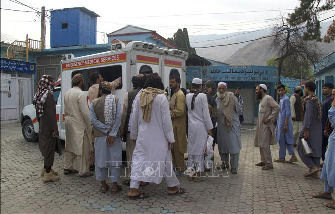 Xe cứu thương chuyển nạn nhân bị thương do động đất tới bệnh viện tại tỉnh Kunar, Afghanistan, ngày 1/9/2025. Ảnh: THX/TTXVN