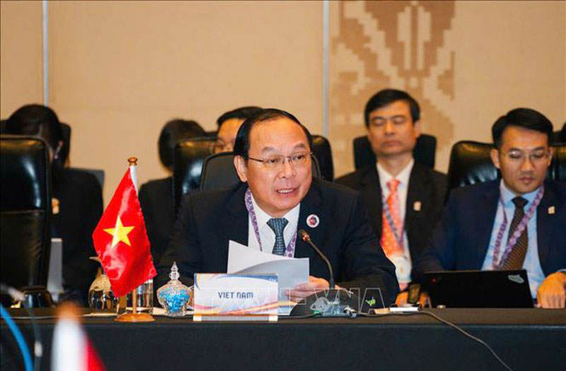 Trưởng đoàn Việt Nam, Thứ trưởng Bộ Nông nghiệp và Môi trường Lê Công Thành dự Hội nghị AMME-18 ở Langkawi (Malaysia).