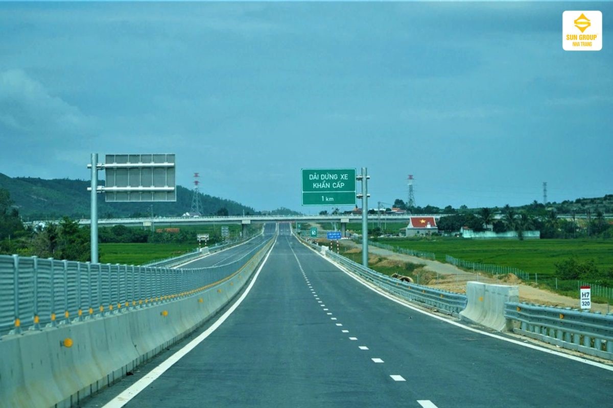 Hình ảnh tuyến cao tốc Vân Phong – Nha Trang đã đi vào khai thác