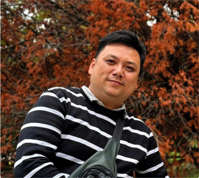 Ông Nguyễn Văn Bách, giảng viên môn Đàn hát Then, Trường Cao đẳng Văn hóa Nghệ thuật Việt Bắc.