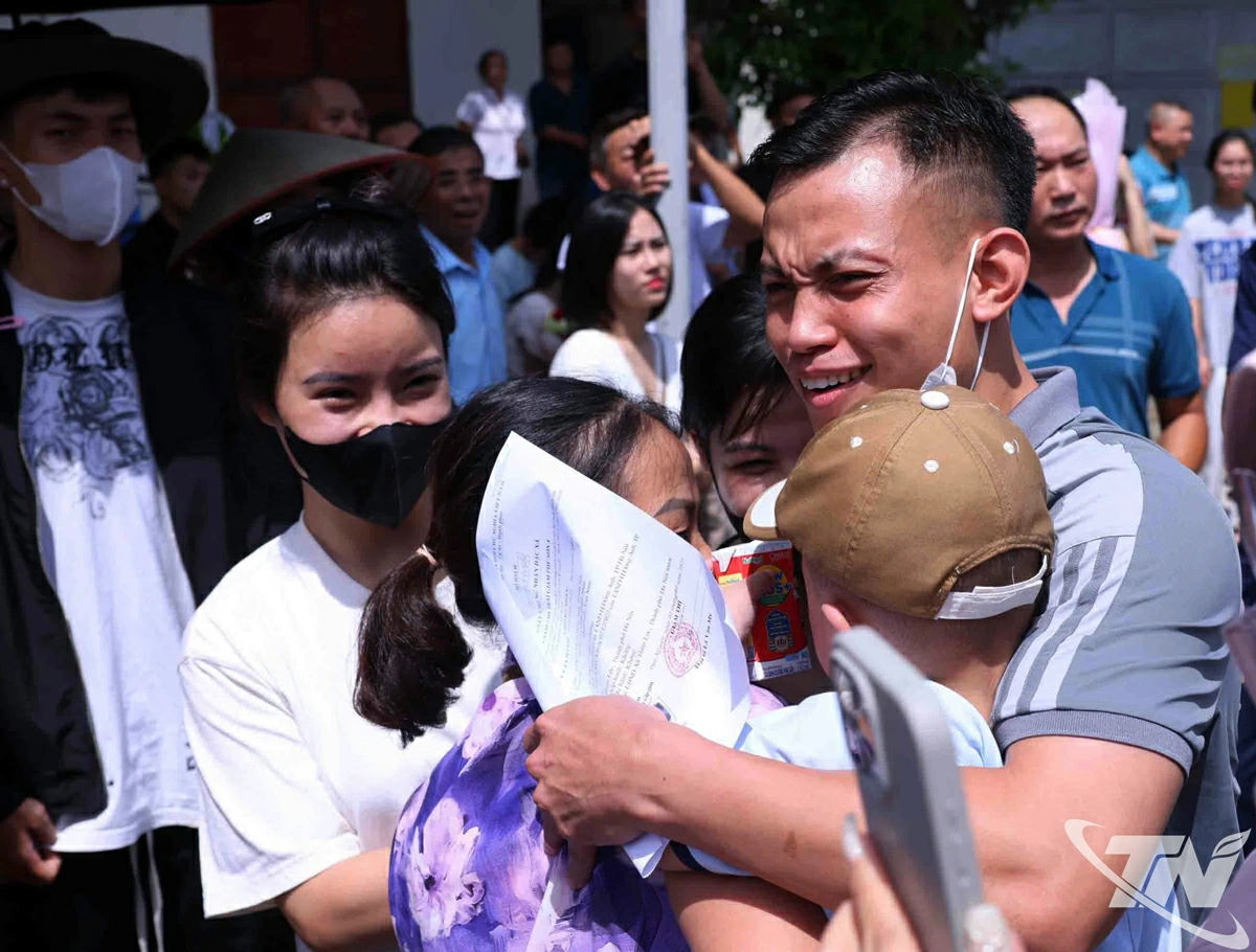 Niềm vui được đoàn tụ với gia đình.