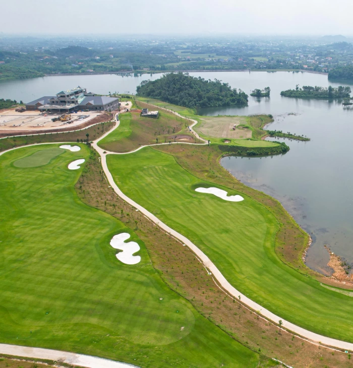Sân gôn Glory tại khu vực hồ Suối Lạnh, xã Thành Công