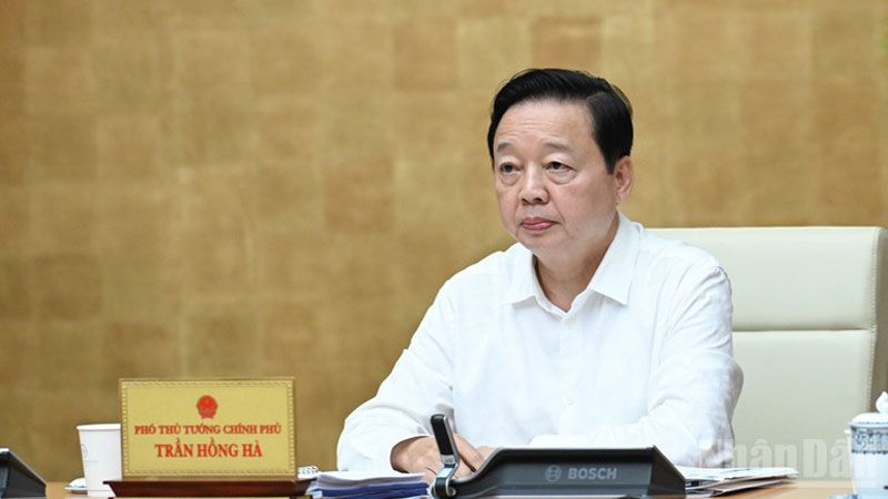 Phó Thủ tướng Trần Hồng Hà phát biểu tại phiên họp. (Ảnh: Trần Hải)