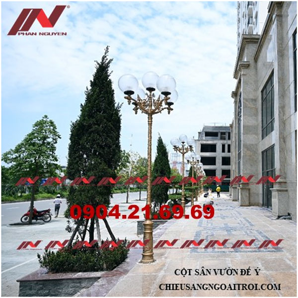 Cột đèn sân vườn Phan Nguyễn đa dạng kiểu dáng, phù hợp nhiều không gian.