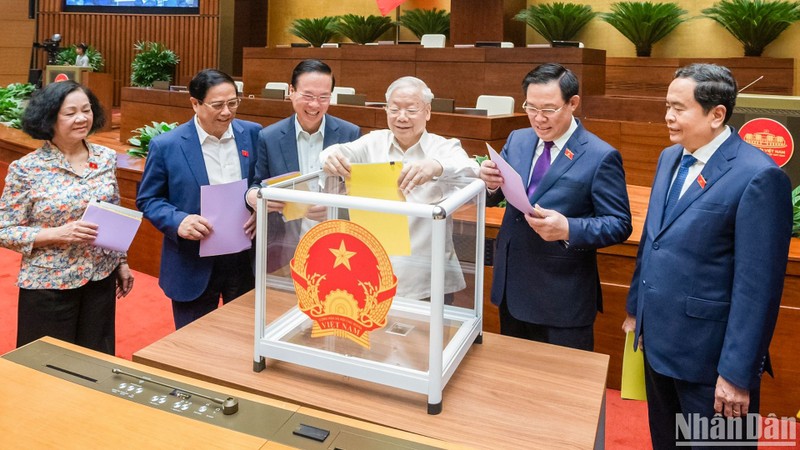 Lãnh đạo Đảng, Nhà nước bỏ phiếu kín đánh giá tín nhiệm 44 chức danh do Quốc hội bầu hoặc phê chuẩn.