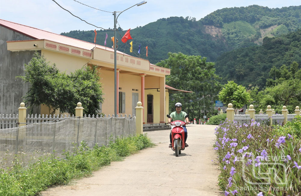 Nhà văn hóa xóm Phượng Hoàng, xã Phú Thượng (Võ Nhai) được nhân dân đóng góp cùng Nhà nước xây dựng.