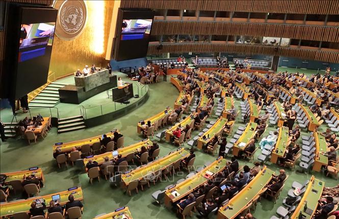 Bà Annalena Baerbock tuyên thệ nhậm chức tân Chủ tịch Đại hội đồng Khóa 80.