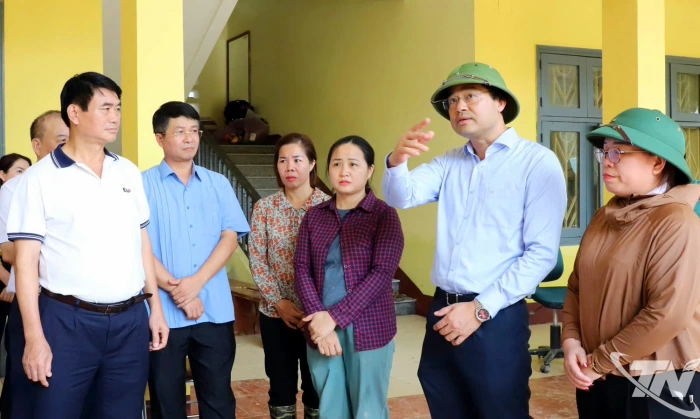 Đồng chí Bí thư Tỉnh ủy kiểm tra, chỉ đạo công tác khắc phục hậu quả thiên tai tại xã Na Rì, xã Chợ Rã