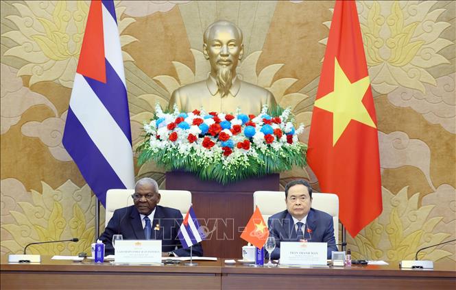 Chủ tịch Quốc hội Trần Thanh Mẫn và Chủ tịch Quốc hội Cuba Esteban Lazo Hernández chủ trì Phiên họp lần thứ hai Ủy ban hợp tác liên Nghị viện giữa Quốc hội Việt Nam và Quốc hội Cuba. Ảnh: Phạm Kiên/TTXVN