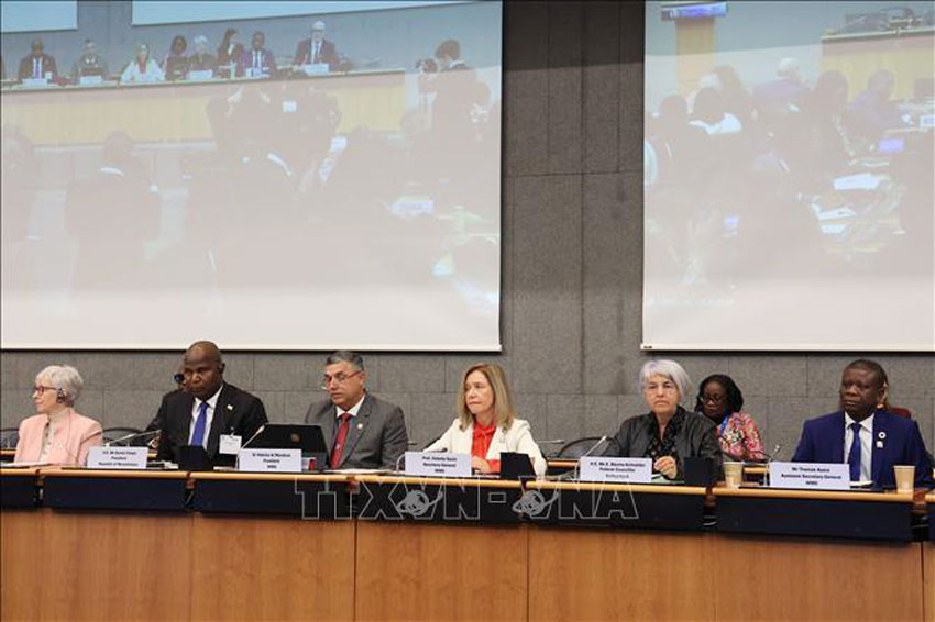 Ban lãnh đạo Tổ chức Khí tượng Thế giới (WMO) tại phiên họp. 