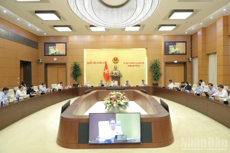 Quang cảnh phiên họp. (Ảnh: DUY LINH)