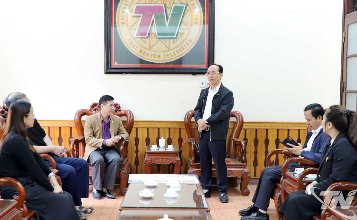 Chủ tịch Hiệp hội Du lịch tỉnh Thái Nguyên chia sẻ với những thiệt hại của Báo và Phát thanh, Truyền hình Thái Nguyên trong đợt mưa lũ vừa qua