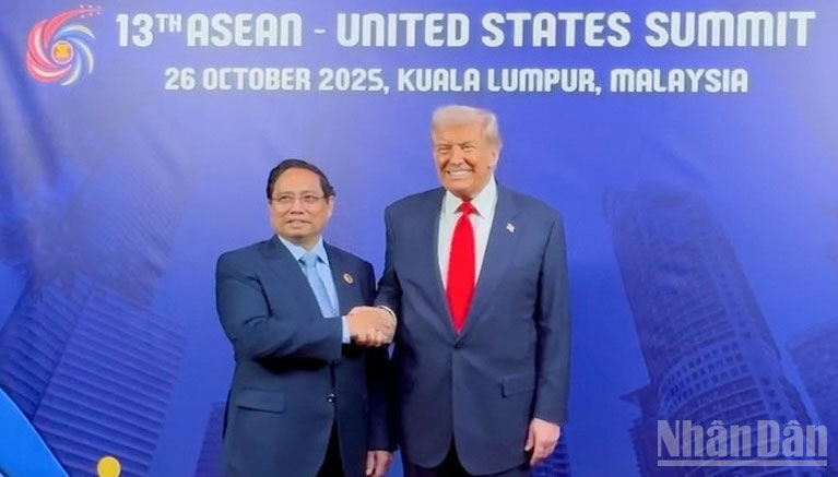 Thủ tướng Chính phủ Phạm Minh Chính và Tổng thống Hoa Kỳ Donald Trump. Ảnh: Nhật Bắc/VGP