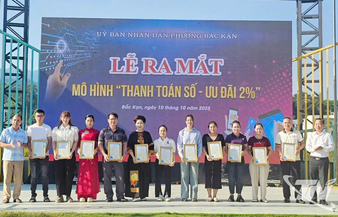 Mô hình Thanh toán số - Ưu đãi 2% được triển khai với sự tham gia của 11 hộ kinh doanh, nhà hàng và cửa hàng dịch vụ tại phường Bắc Kạn.