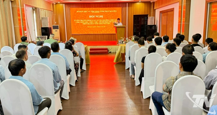 100 đại biểu được tuyên truyền pháp luật về tín ngưỡng, tôn giáo