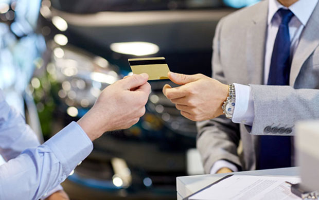 Nên ưu tiên các giao dịch có giá trị lớn với thẻ tín dụng vào đầu chu kỳ thanh toán.