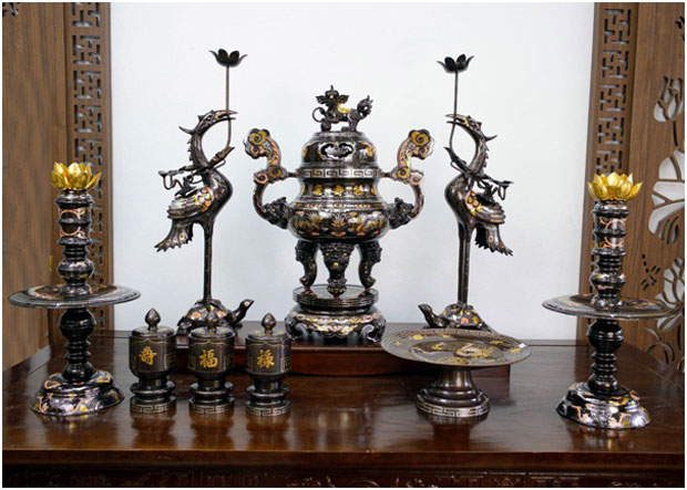Bộ đỉnh đồng Pháp Lam được chế tác thủ công tại xưởng Đệ Nhất Đỉnh.
