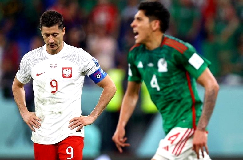 Lewandowski (áo trắng) thất vọng sau khi thực hiện quả đá penalty không thành công cho đội tuyển Ba Lan. (Ảnh: Reuters)